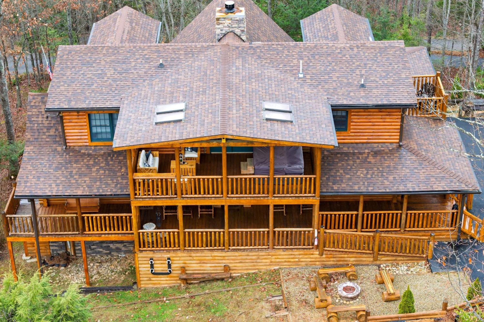 American Dream By Avantstay Deck W Views Theater Game Community Pool Gatlinburg