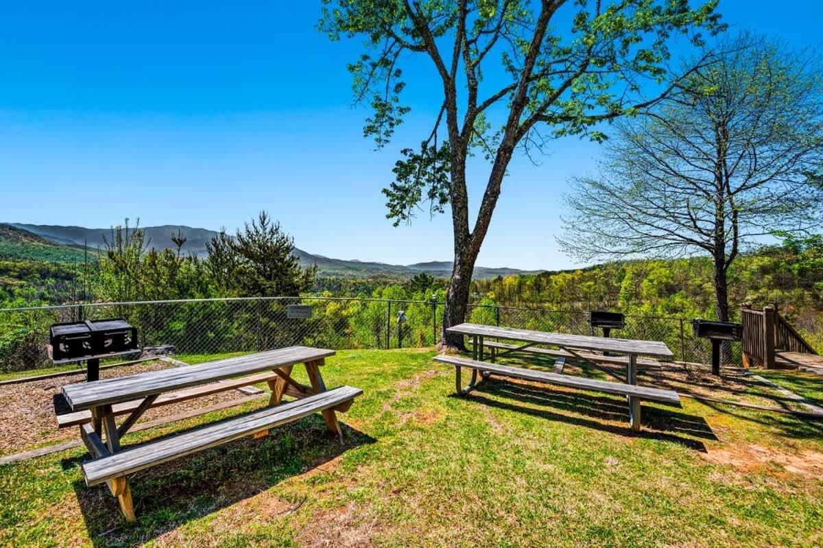 Holiday home Pinewood Escape
