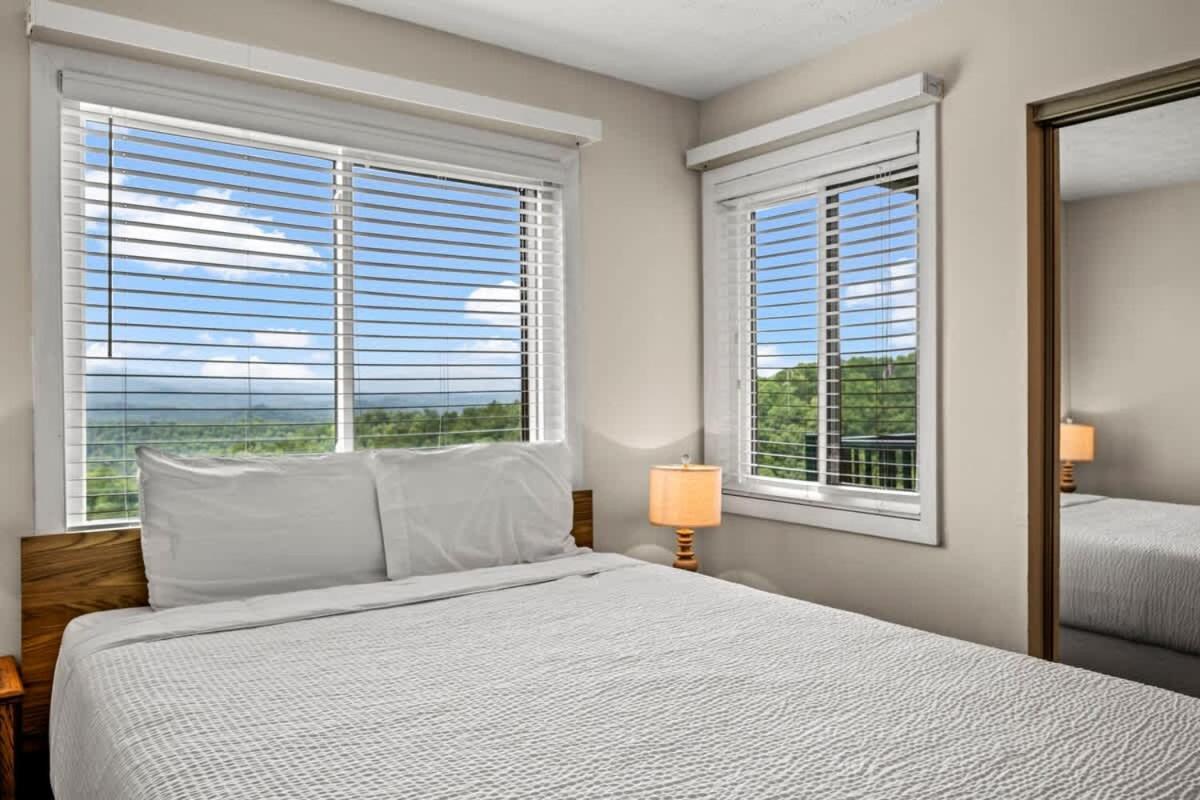 Sleeps 4*private Balcony W/ Views*heated Pool *