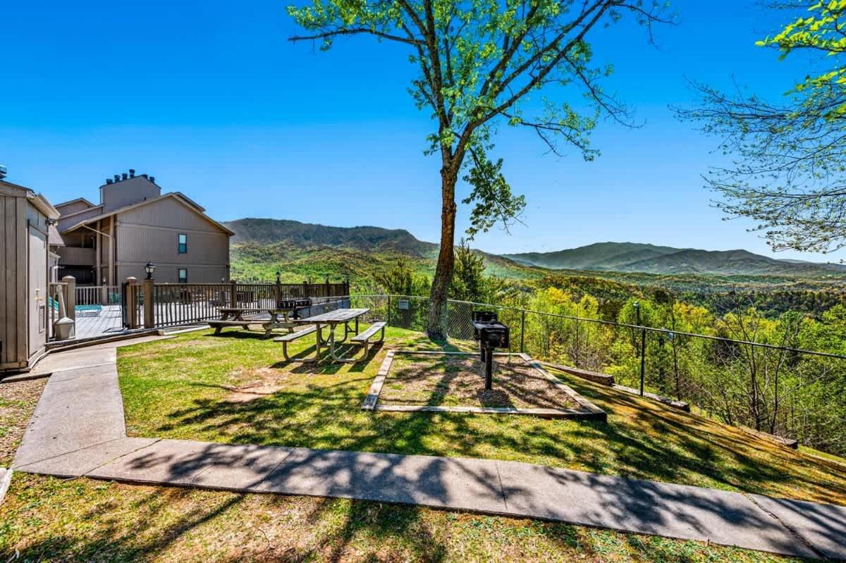 Holiday home Sleeps 4*private Balcony W/ Views*heated Pool