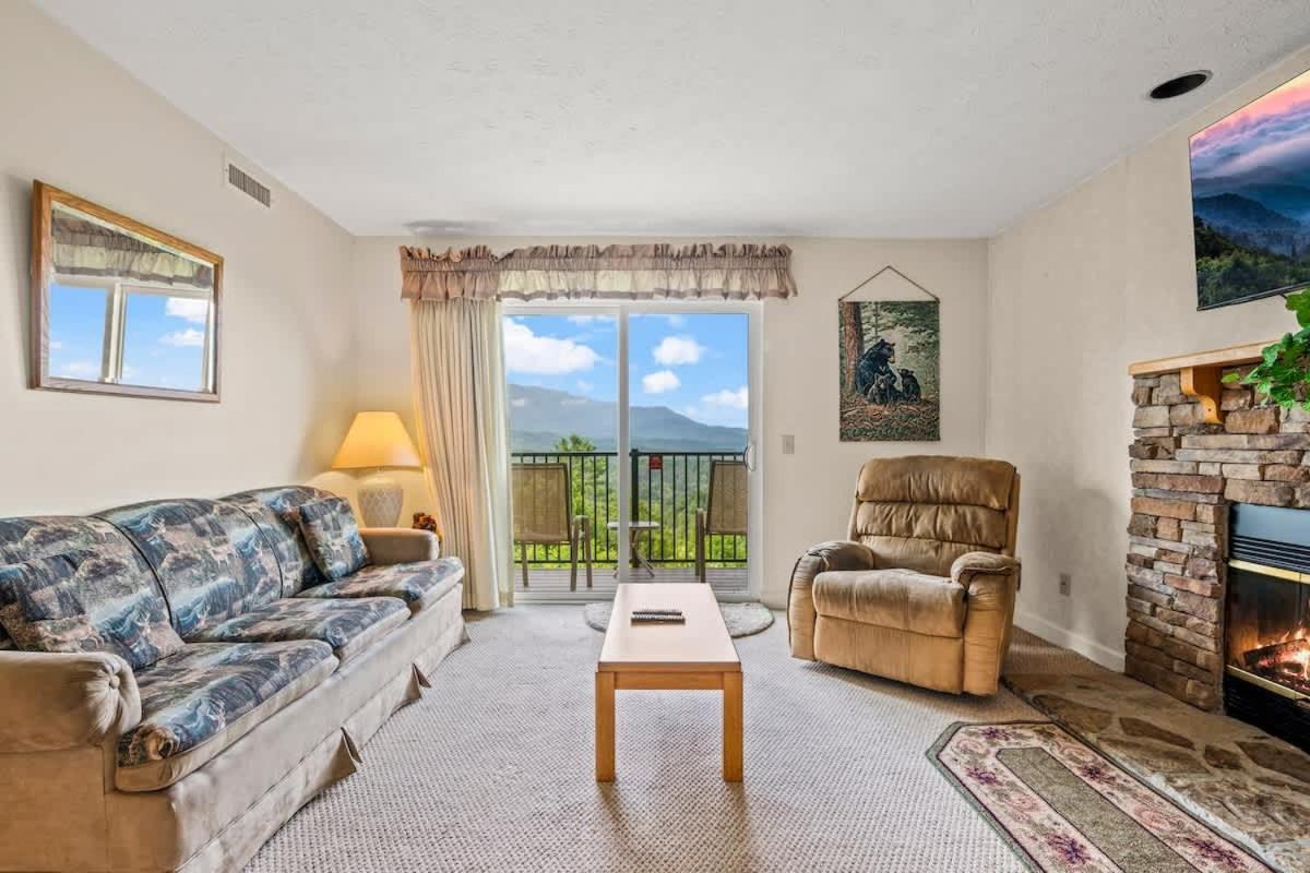 Sleeps 4*private Balcony W/ Views*heated Pool Holiday home