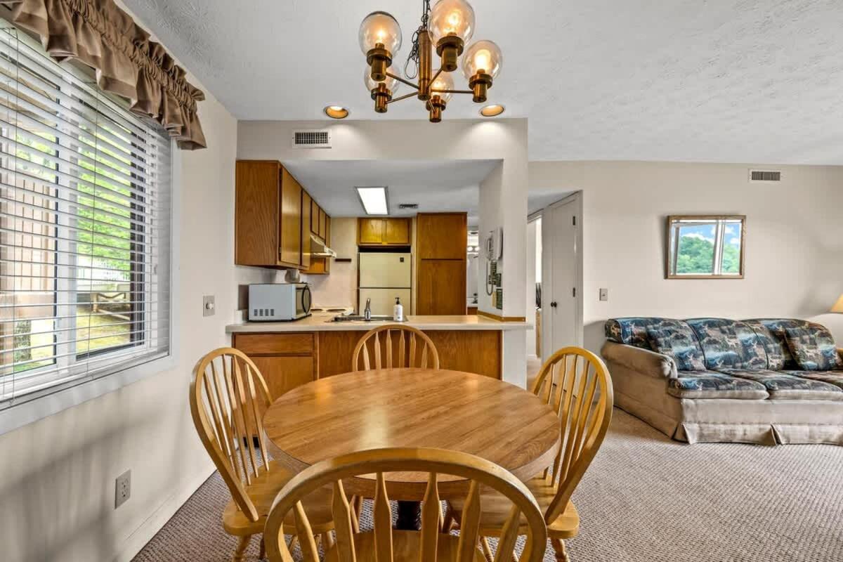Holiday home Sleeps 4*private Balcony W/ Views*heated Pool *