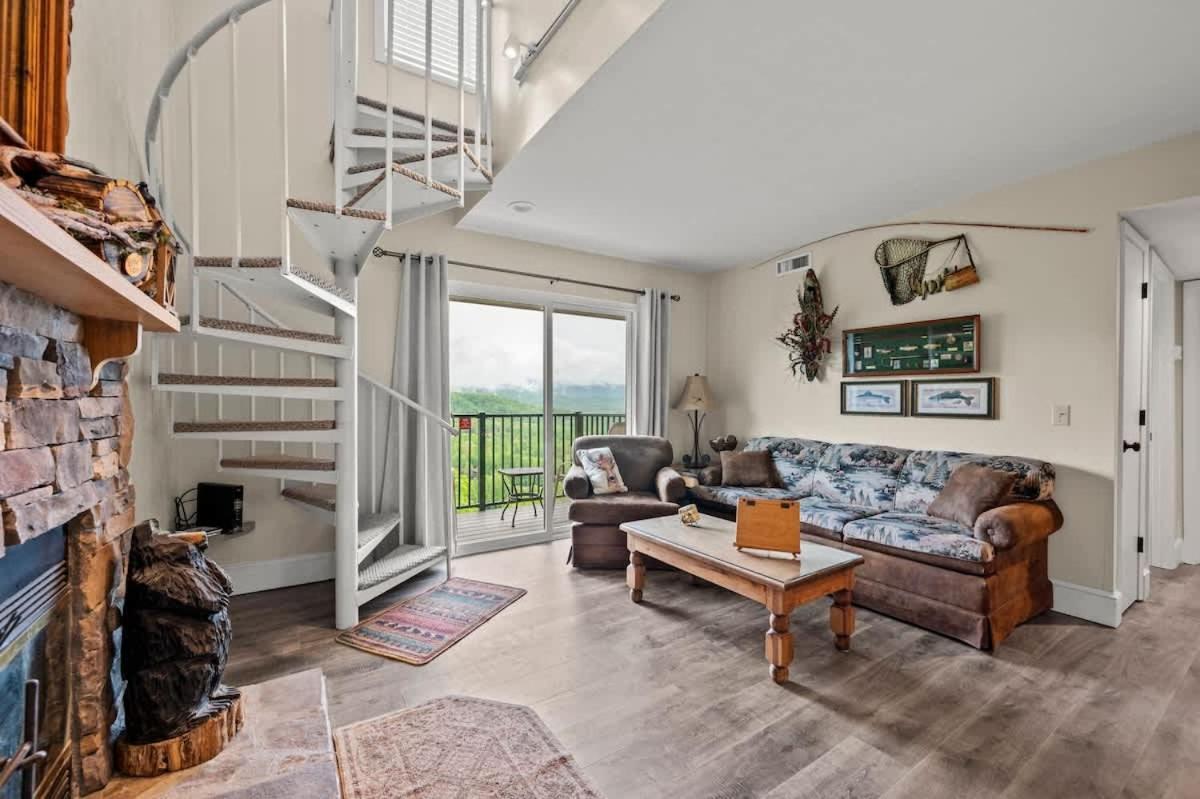 Woodland Retreat * Gatlinburg