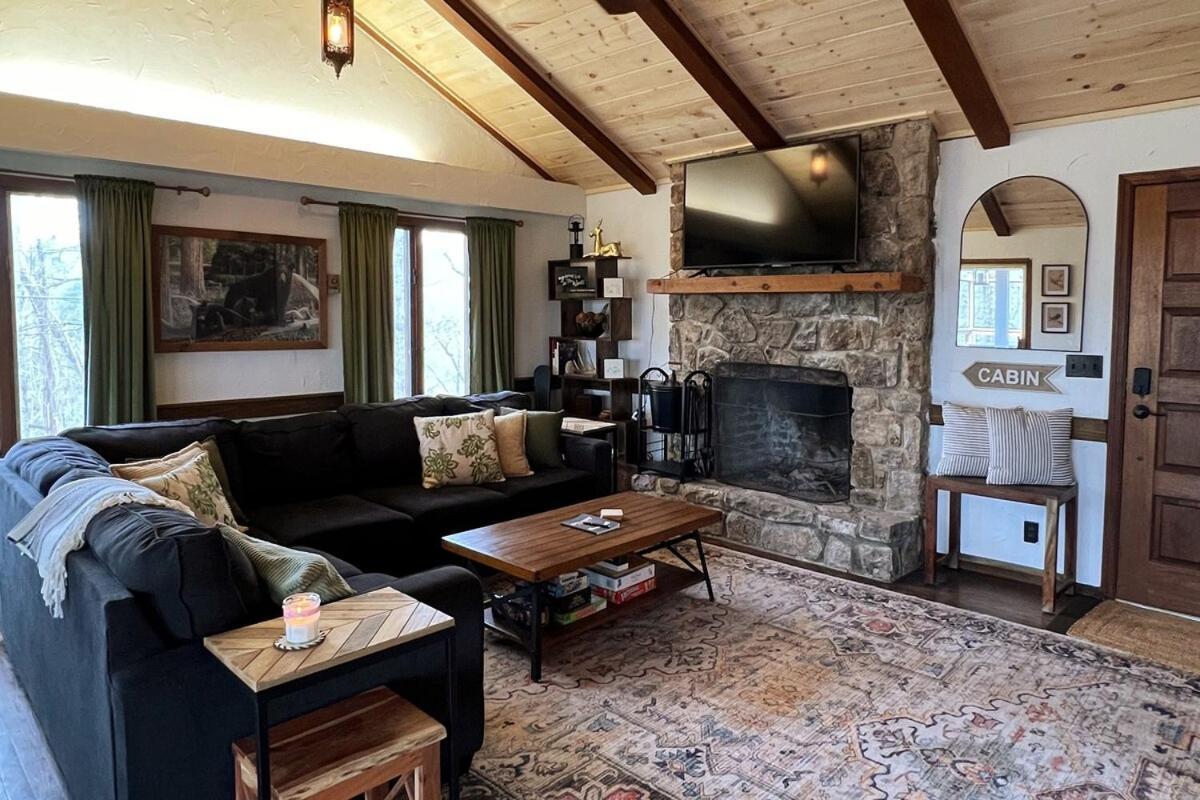 Holiday home Treetop Hideaway - Winter Escape With Hot Tub *