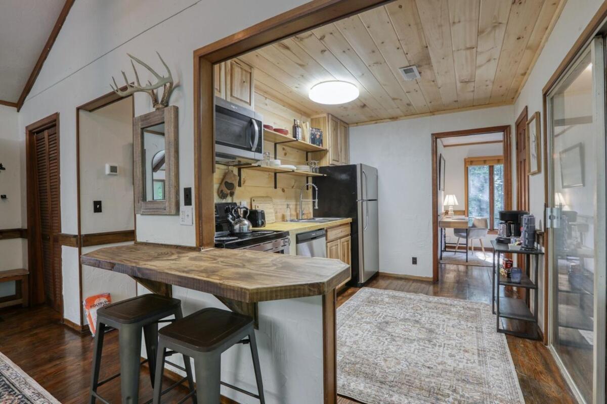 Treetop Hideaway - Winter Escape With Hot Tub Holiday home Gatlinburg