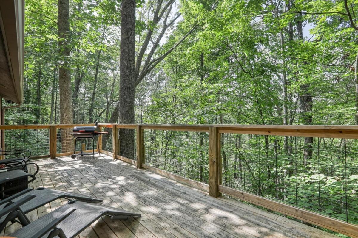 Holiday home Treetop Hideaway - Winter Escape With Hot Tub