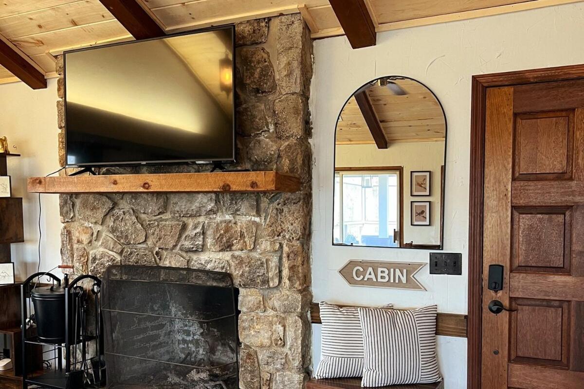 Treetop Hideaway - Winter Escape With Hot Tub * Gatlinburg
