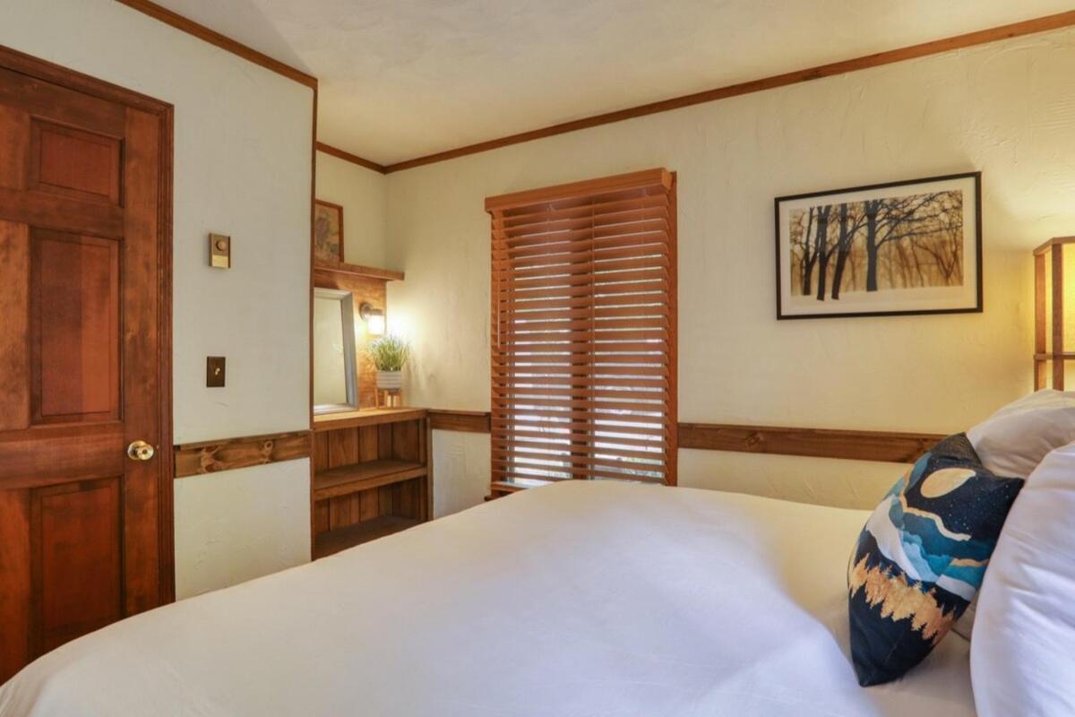 Treetop Hideaway - Winter Escape With Hot Tub * Gatlinburg