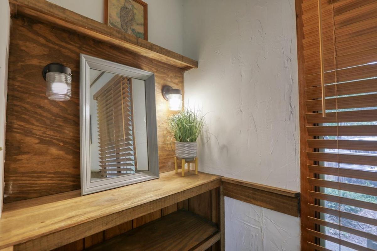 Treetop Hideaway - Winter Escape With Hot Tub Holiday home