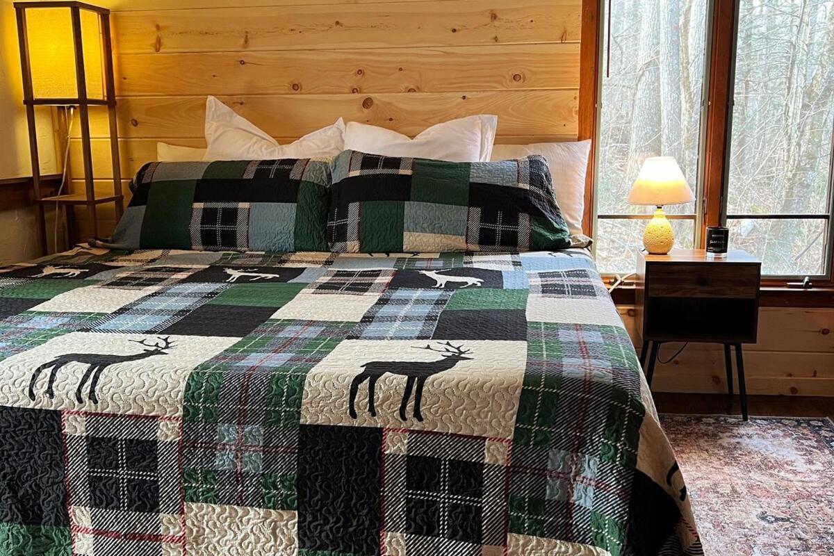Holiday home Treetop Hideaway - Winter Escape With Hot Tub