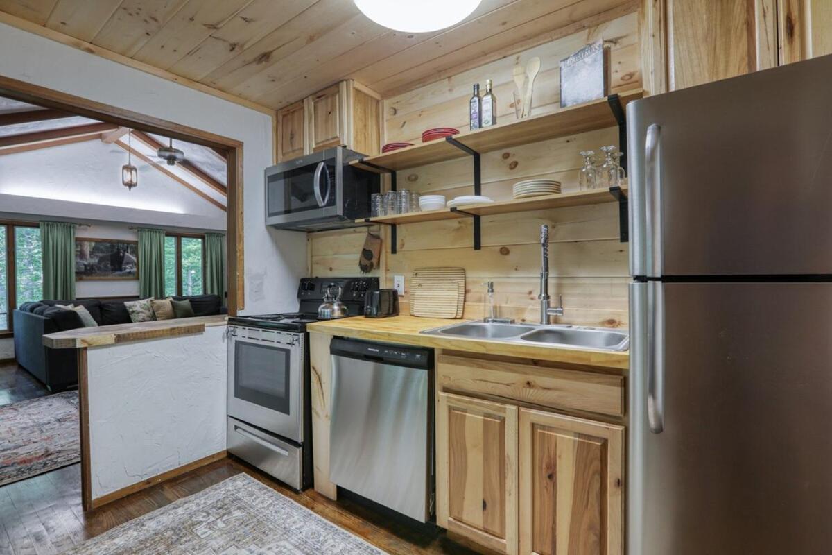 Holiday home Treetop Hideaway - Winter Escape With Hot Tub *