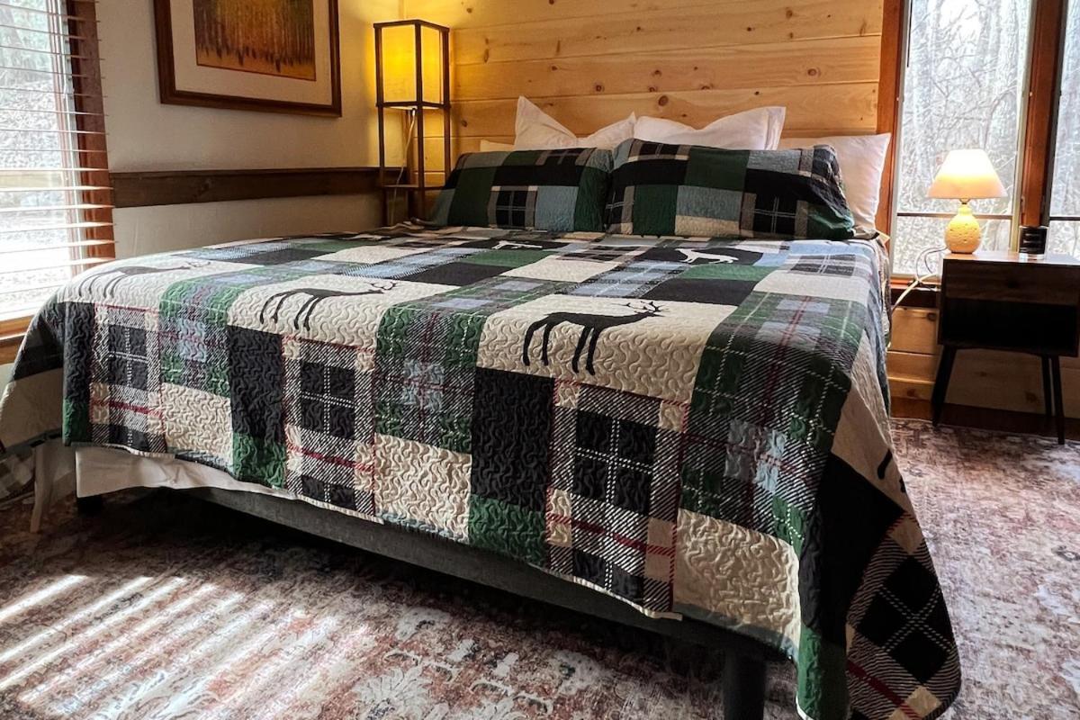 Holiday home Treetop Hideaway - Winter Escape With Hot Tub Gatlinburg