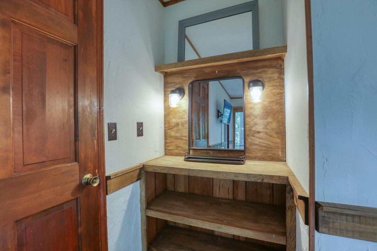 Treetop Hideaway - Winter Escape With Hot Tub * Gatlinburg