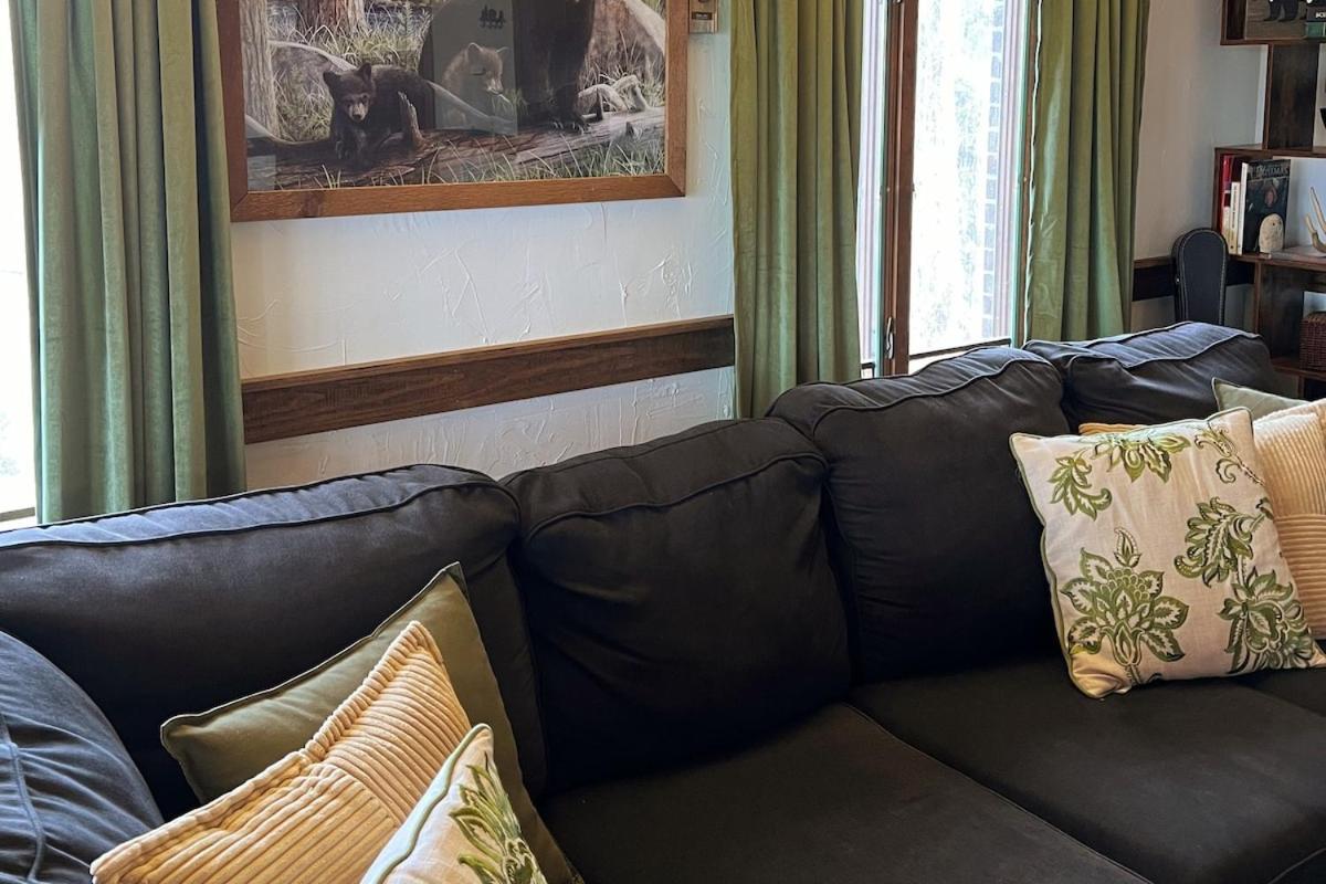 Treetop Hideaway - Winter Escape With Hot Tub Holiday home *
