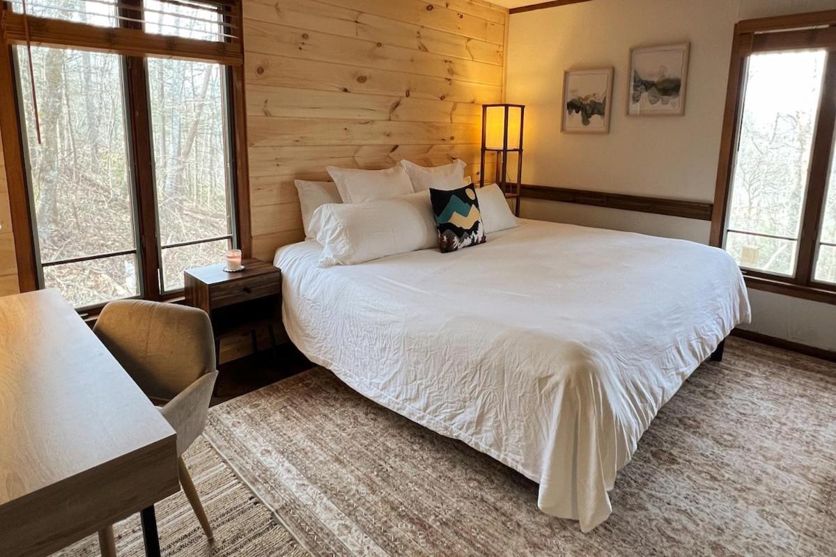 Treetop Hideaway - Winter Escape With Hot Tub Holiday home Gatlinburg