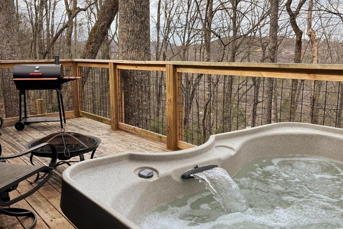 Treetop Hideaway - Winter Escape With Hot Tub *