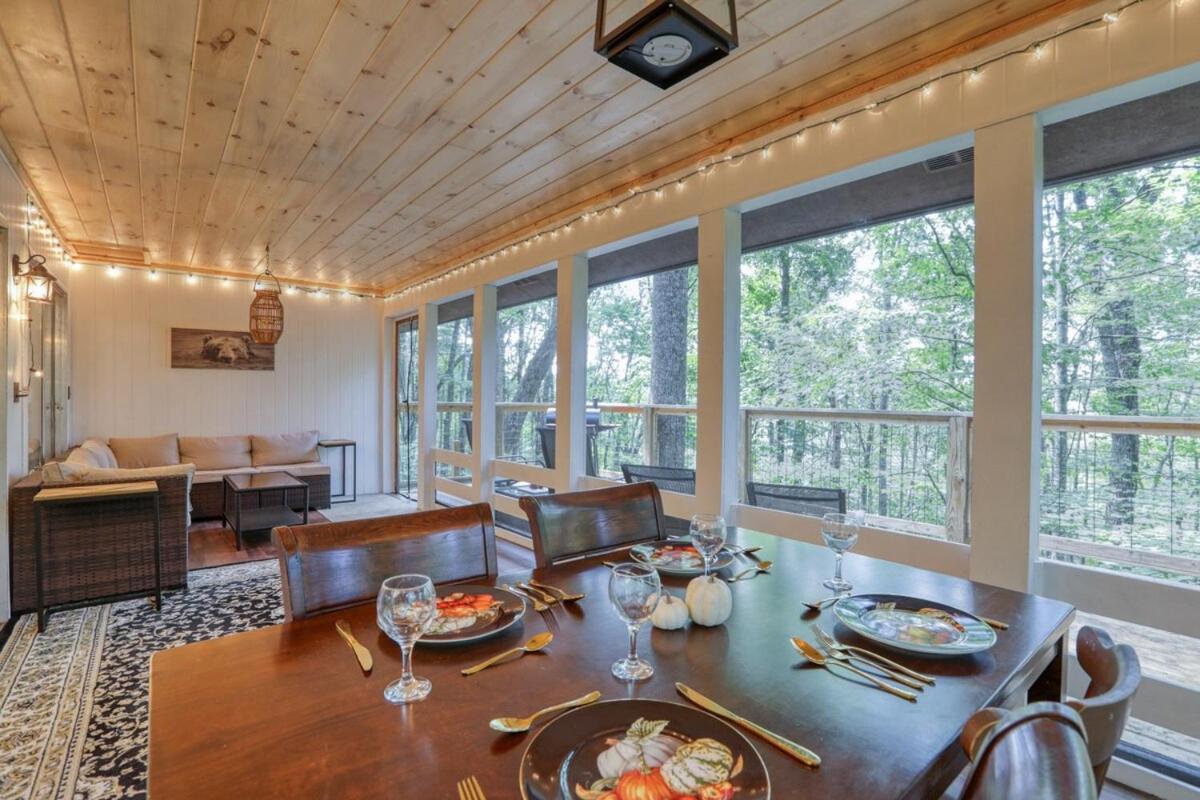 Holiday home Treetop Hideaway - Winter Escape With Hot Tub *
