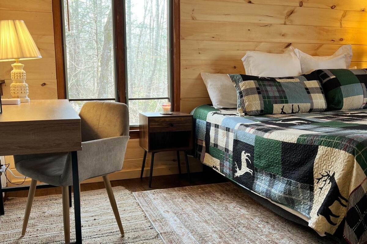 Treetop Hideaway - Winter Escape With Hot Tub Gatlinburg