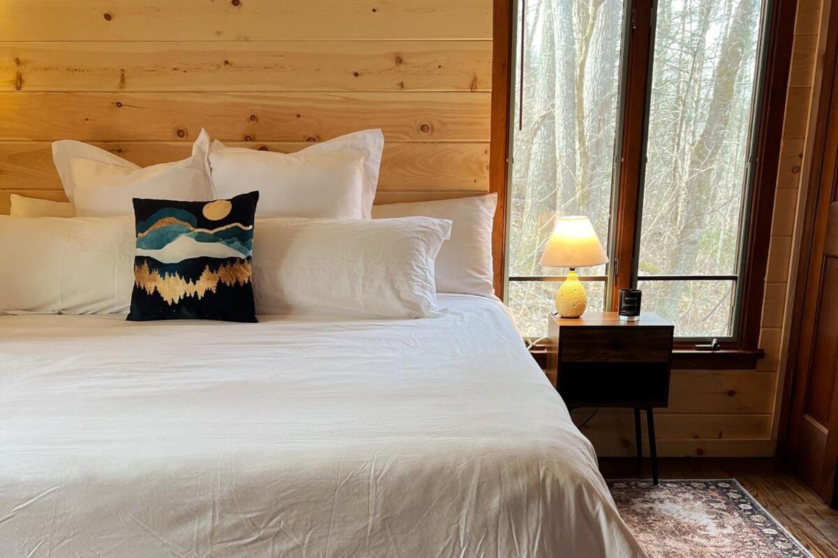 Treetop Hideaway - Winter Escape With Hot Tub Holiday home