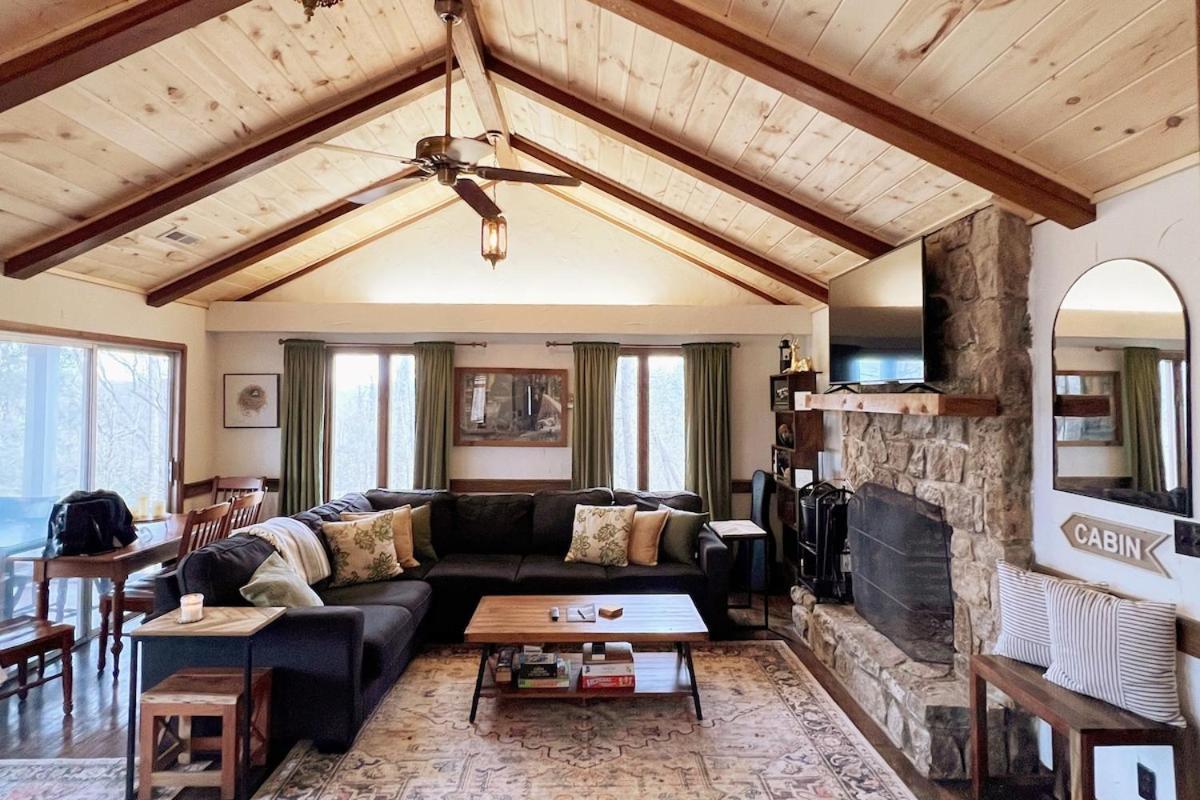 Holiday home Treetop Hideaway - Winter Escape With Hot Tub Gatlinburg