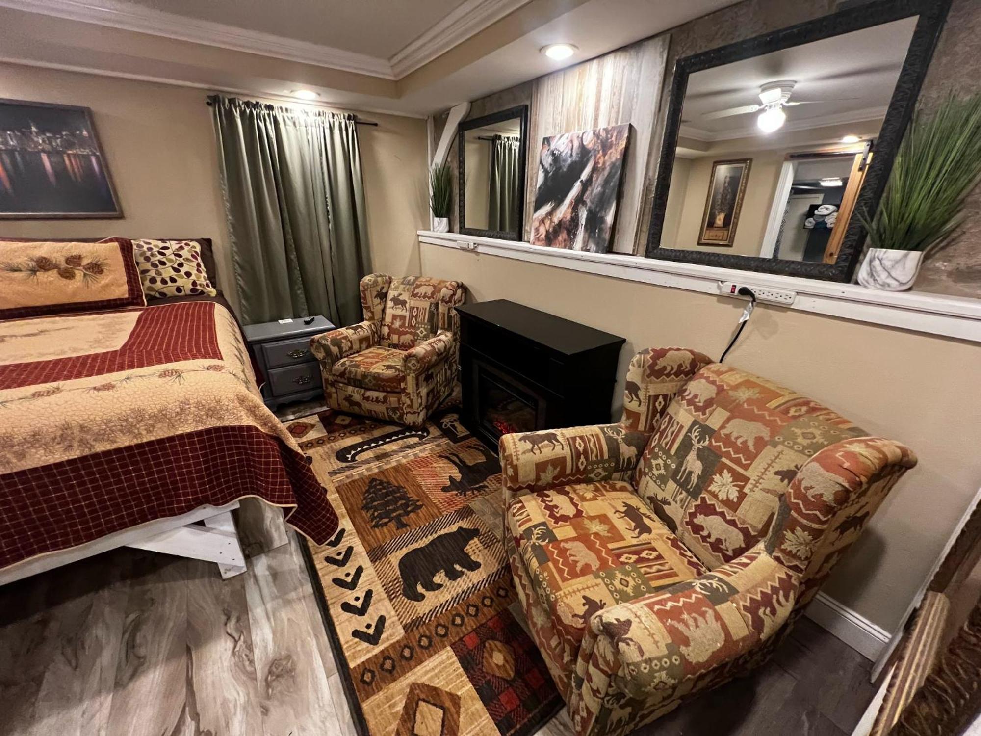 The Bears Den-420 & Pet Friendly