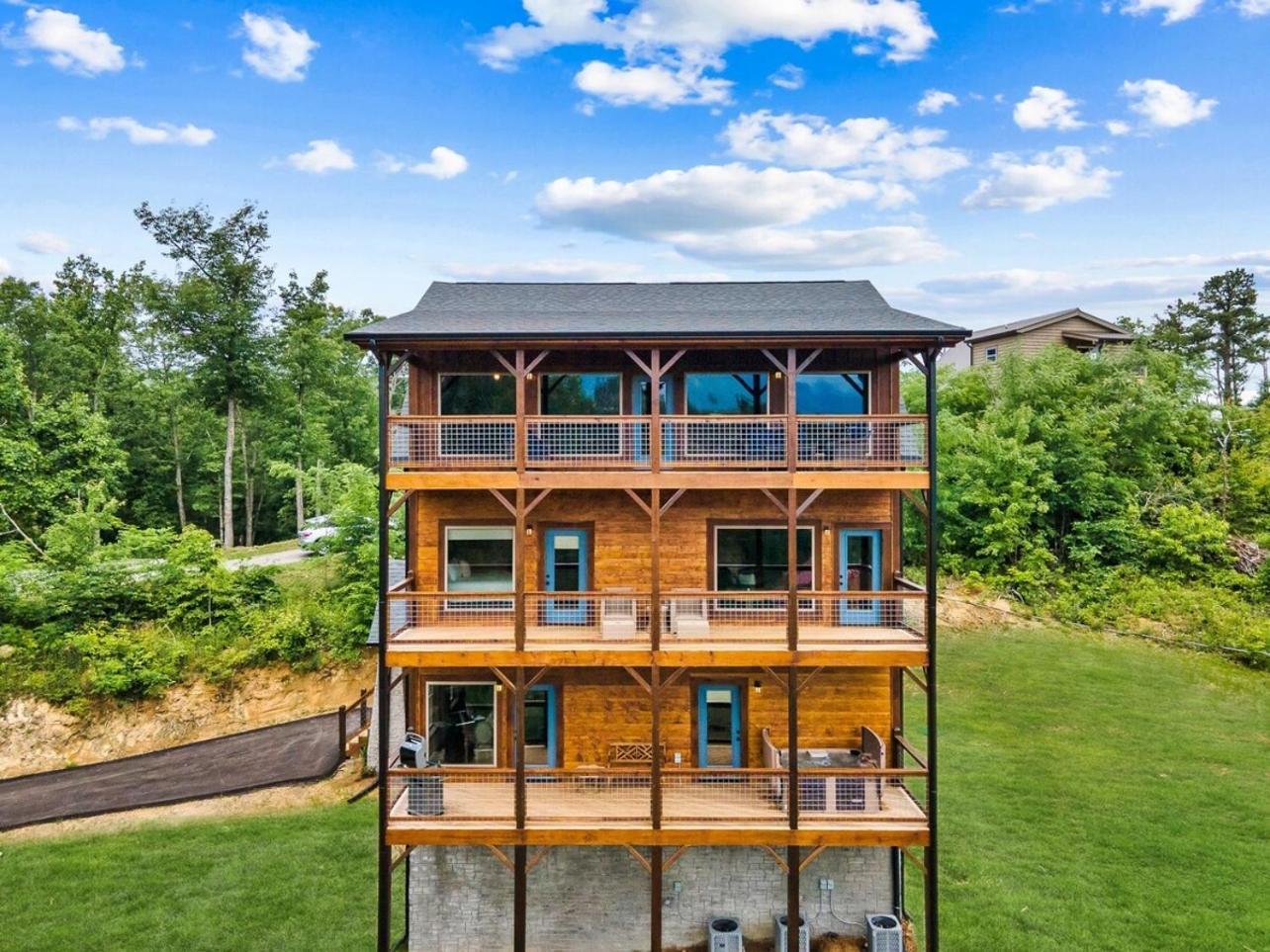 Newly Built Amazing View Perfect Location Chalet Gatlinburg