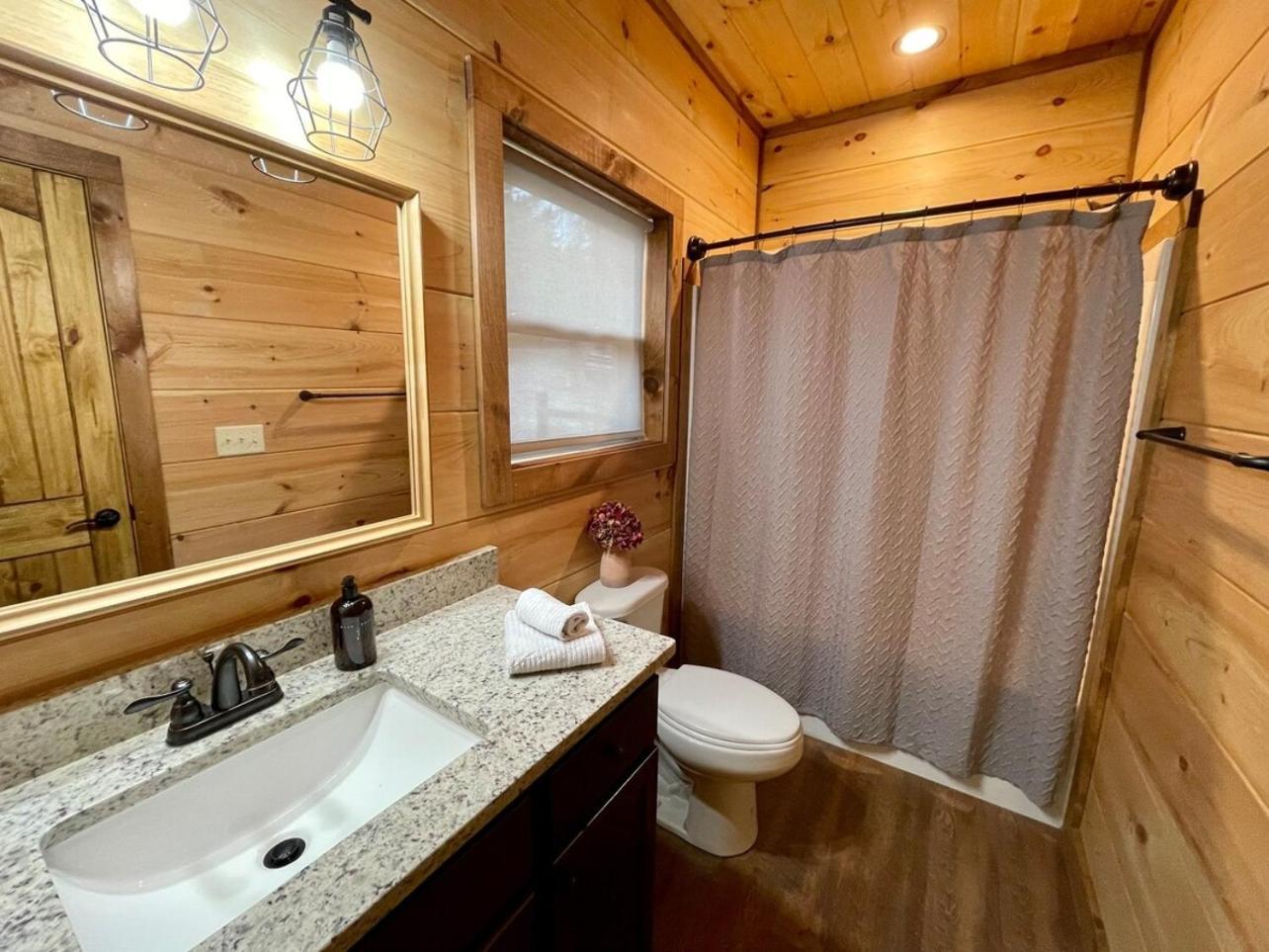 Brand New With Spectacular Views- Ursa Mons * Gatlinburg