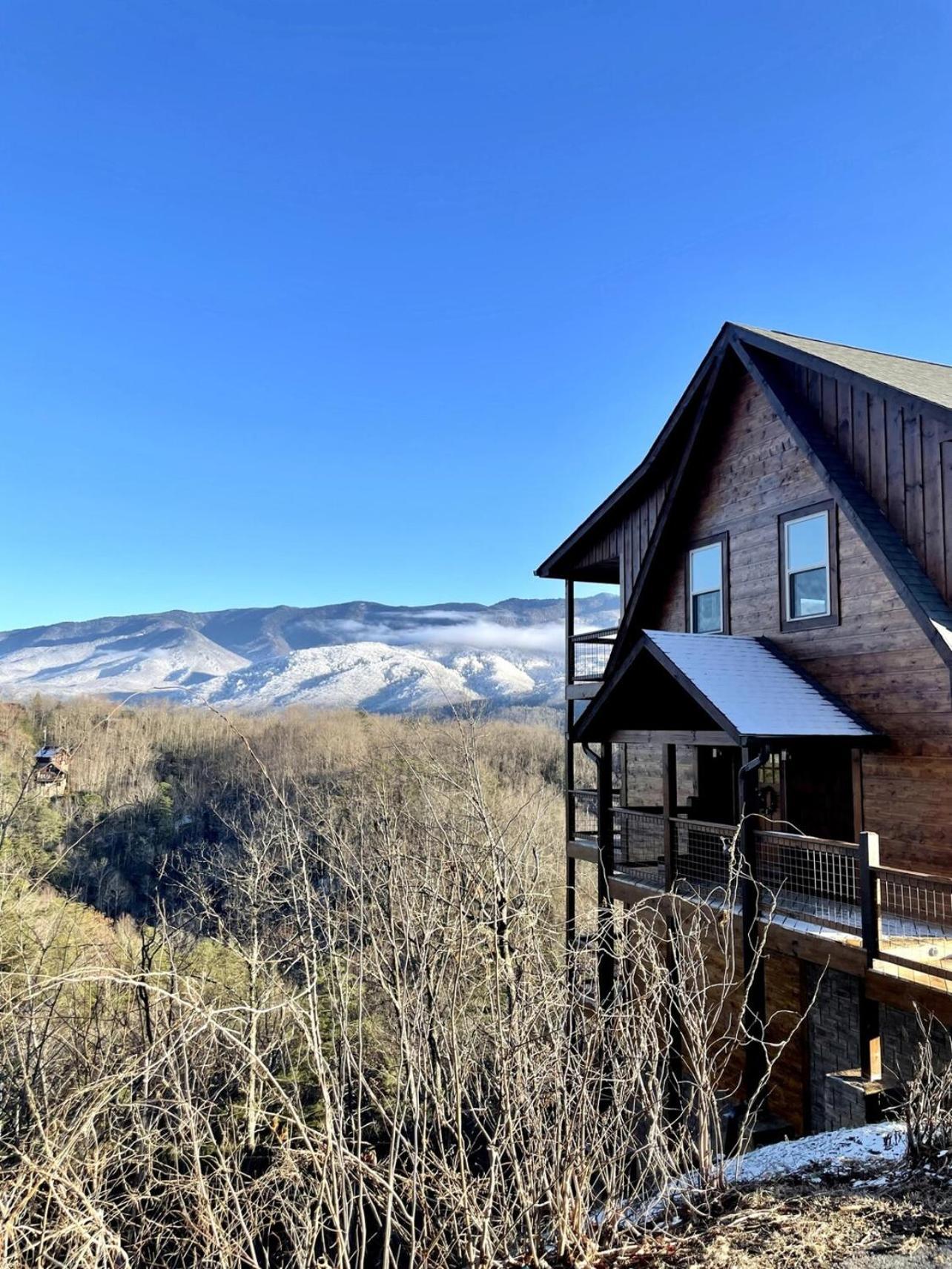 Brand New With Spectacular Views- Ursa Mons * Gatlinburg