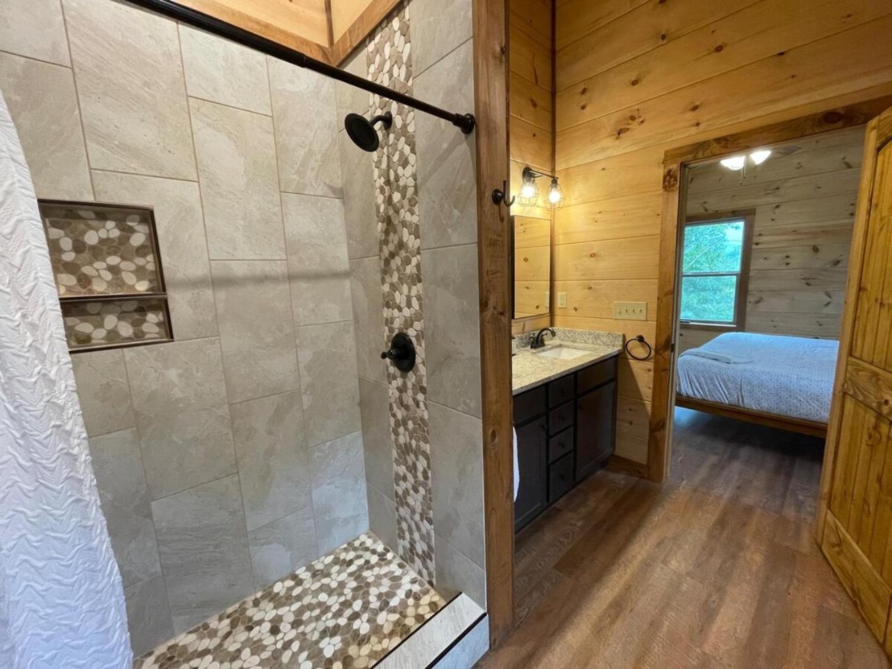 Brand New With Spectacular Views- Ursa Mons Gatlinburg