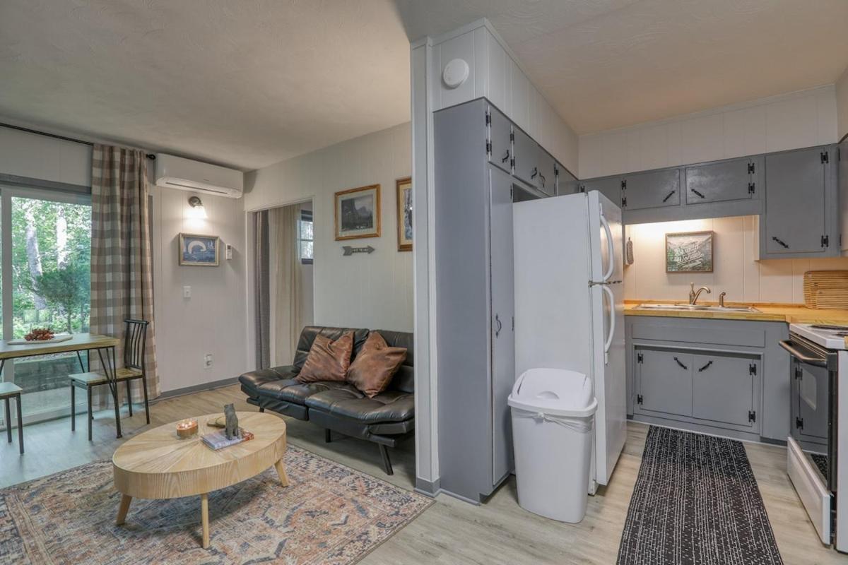 Bear - King Bed Apartment *