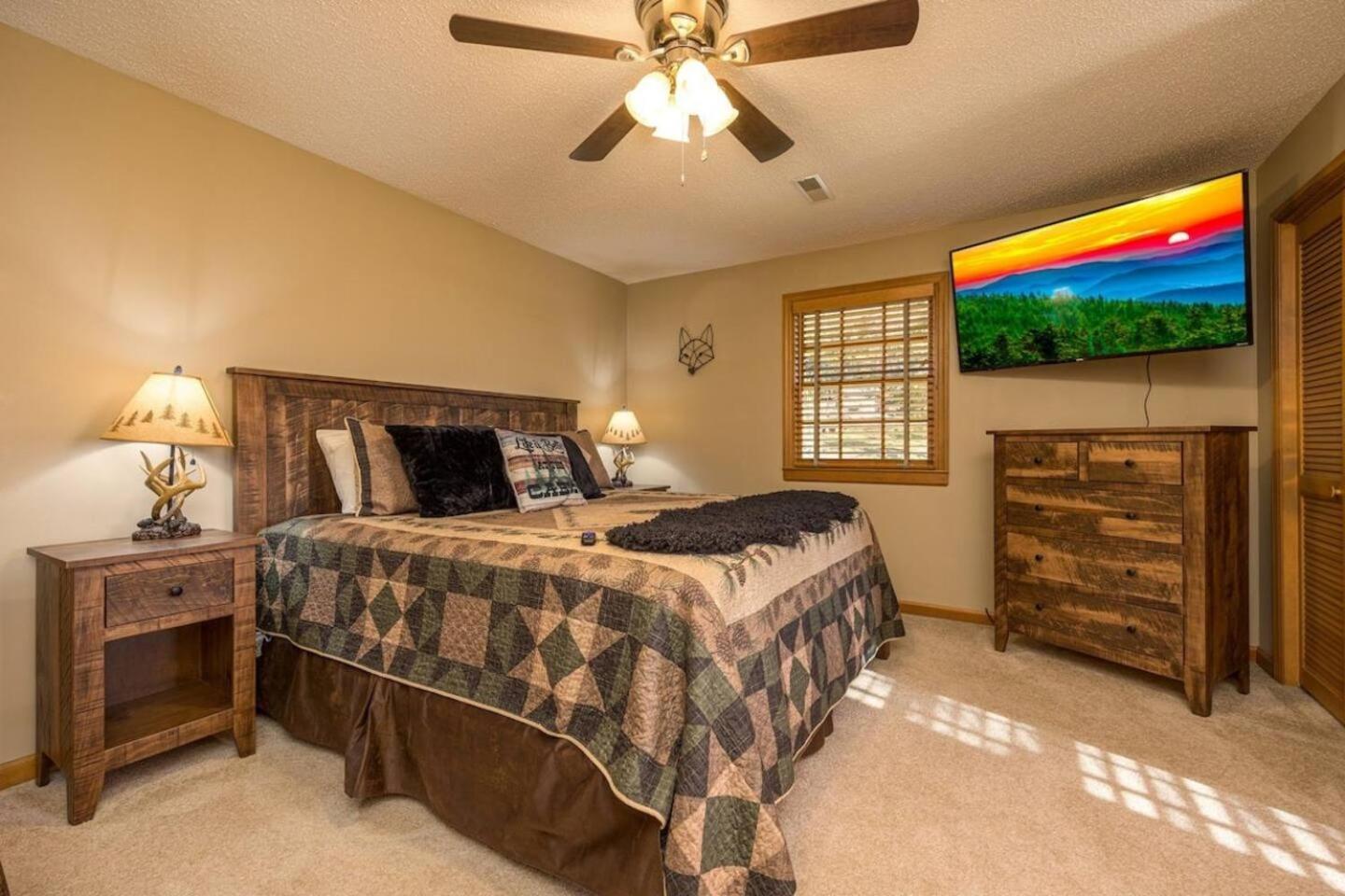 492b Massive 4 Bedroom With Great Views Hot Tub