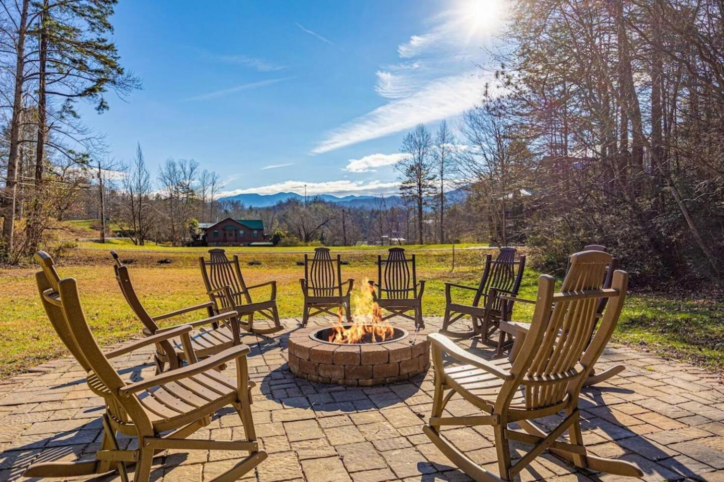 Holiday home 492b Massive 4 Bedroom With Great Views Hot Tub