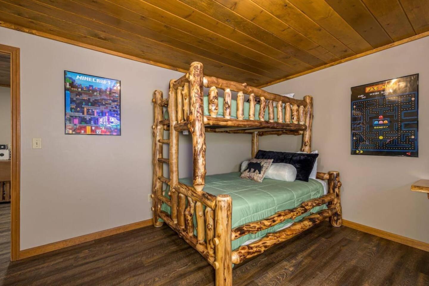 492b Massive 4 Bedroom With Great Views Hot Tub *