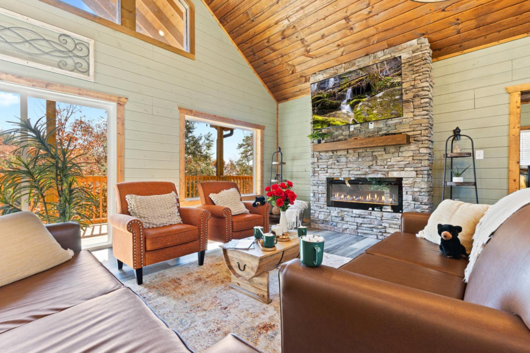 Luxe Mountain Pool Escape By Ghosal Luxury Chalet *