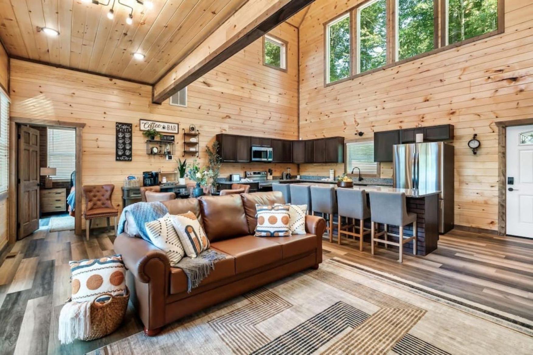 Tranquil Mountain Getaway By Ghosal Luxury Holiday home