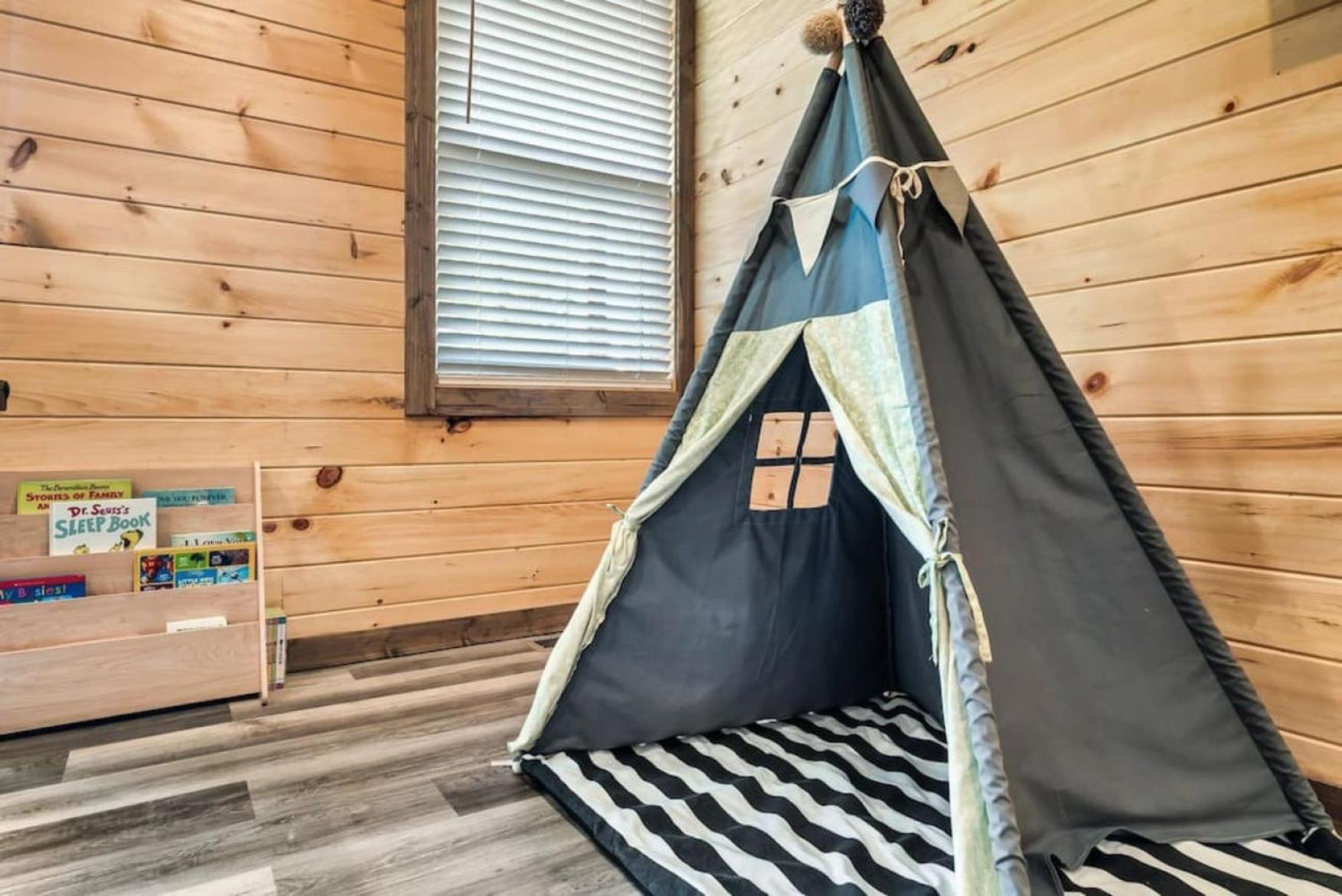 Tranquil Mountain Getaway By Ghosal Luxury Holiday home Gatlinburg