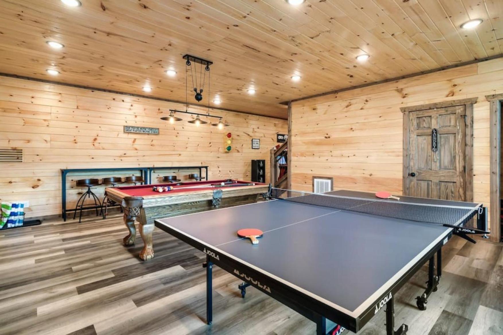 Tranquil Mountain Getaway By Ghosal Luxury Holiday home *