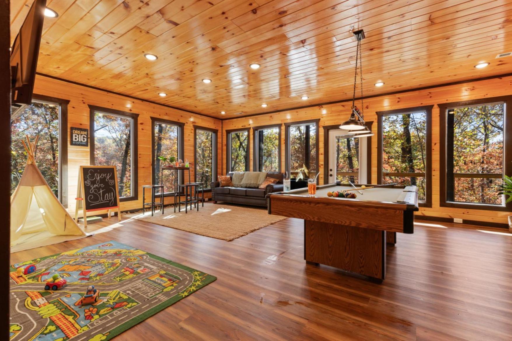 Mountain Majesty By Ghosal Luxury Holiday home Gatlinburg