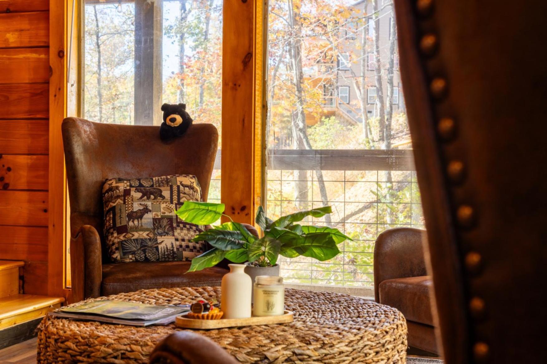 Mountain Majesty By Ghosal Luxury Holiday home