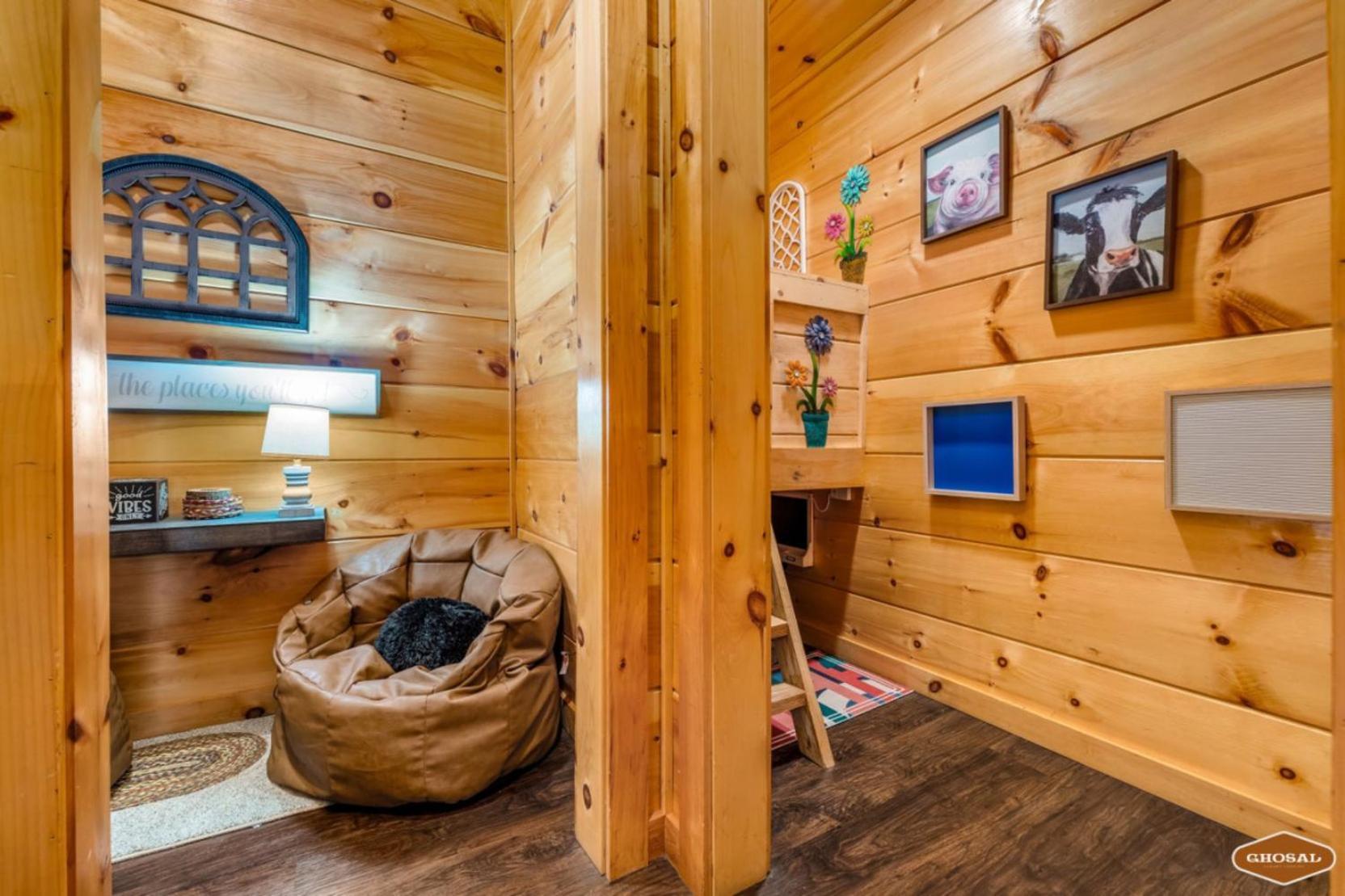 Whispering Pines Retreat By Ghosal Luxury * Gatlinburg