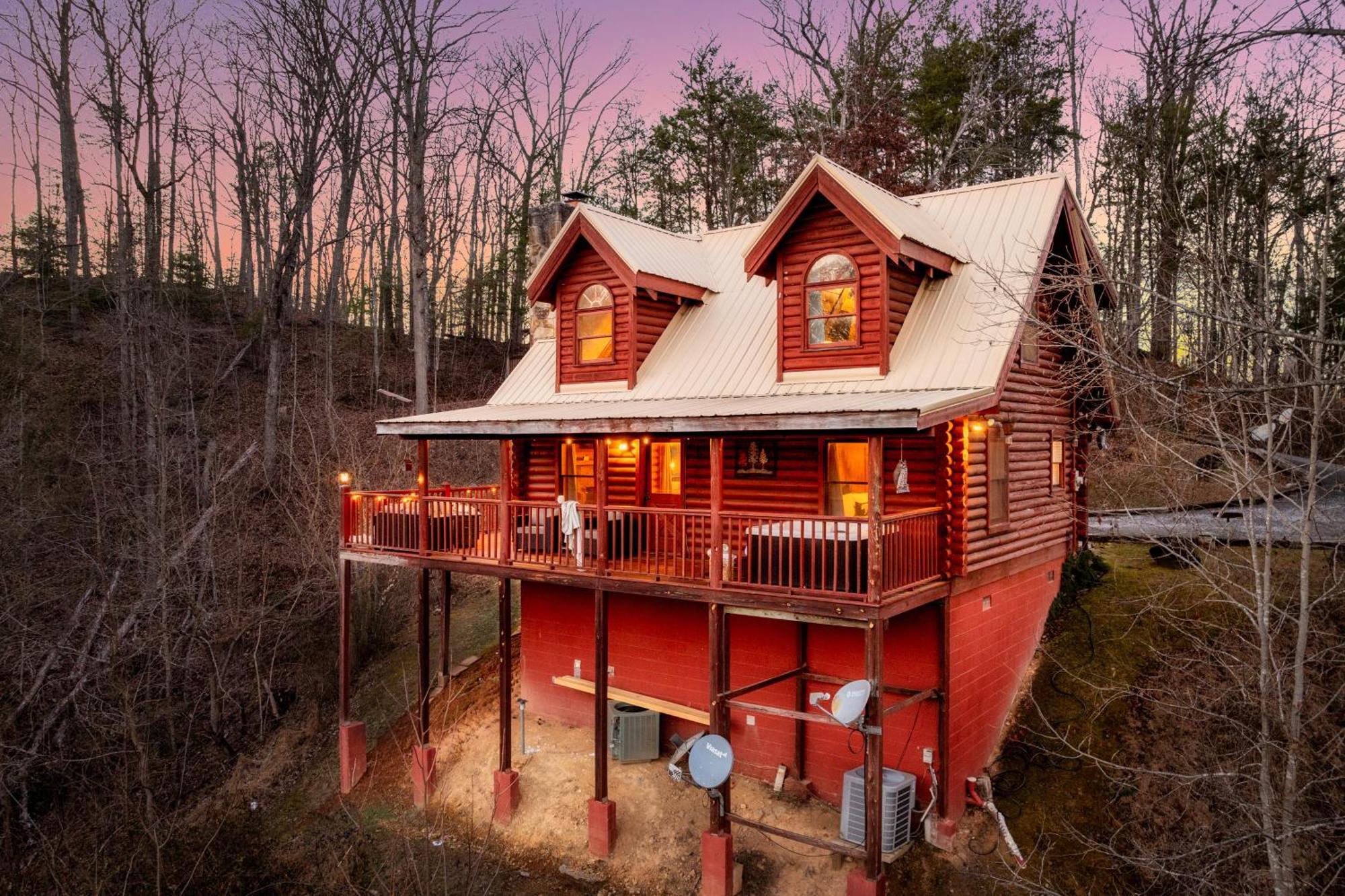 The Lookout - Log - Fireplace - Firetable - Hot Tub - Ps5 - Bears Holiday home Gatlinburg