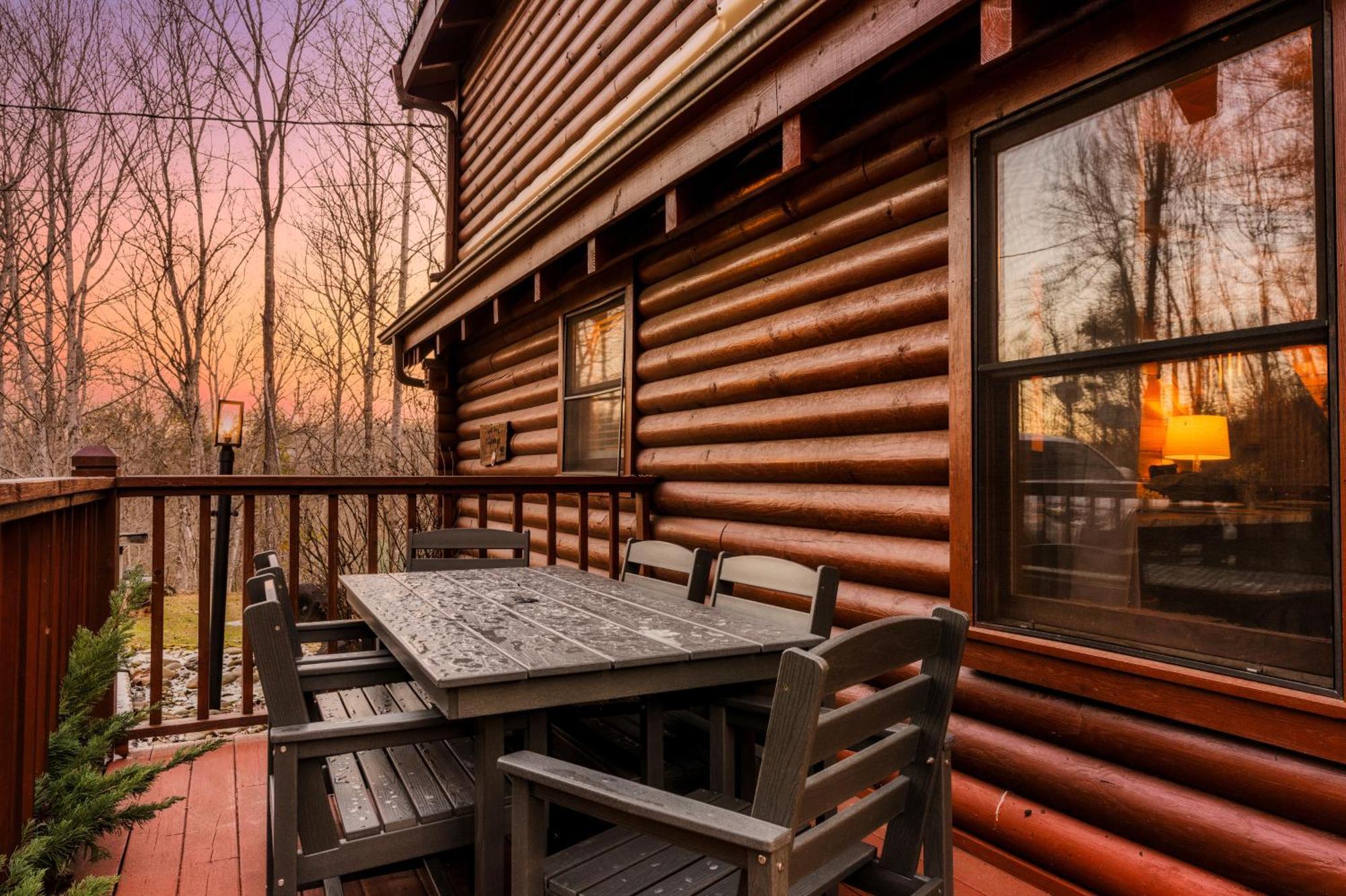 Holiday home The Lookout - Log - Fireplace - Firetable - Hot Tub - Ps5 - Bears Gatlinburg