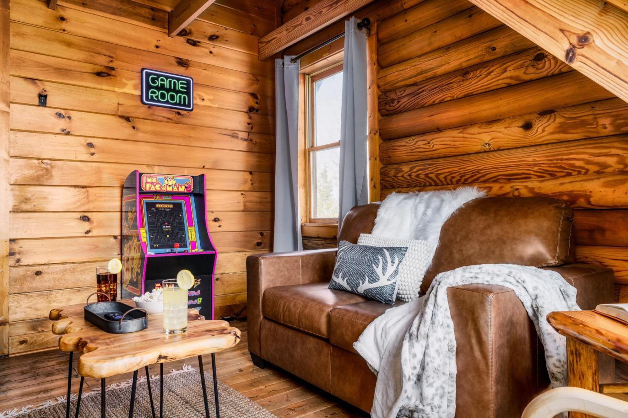Holiday home The Lookout - Log - Fireplace - Firetable - Hot Tub - Ps5 - Bears *