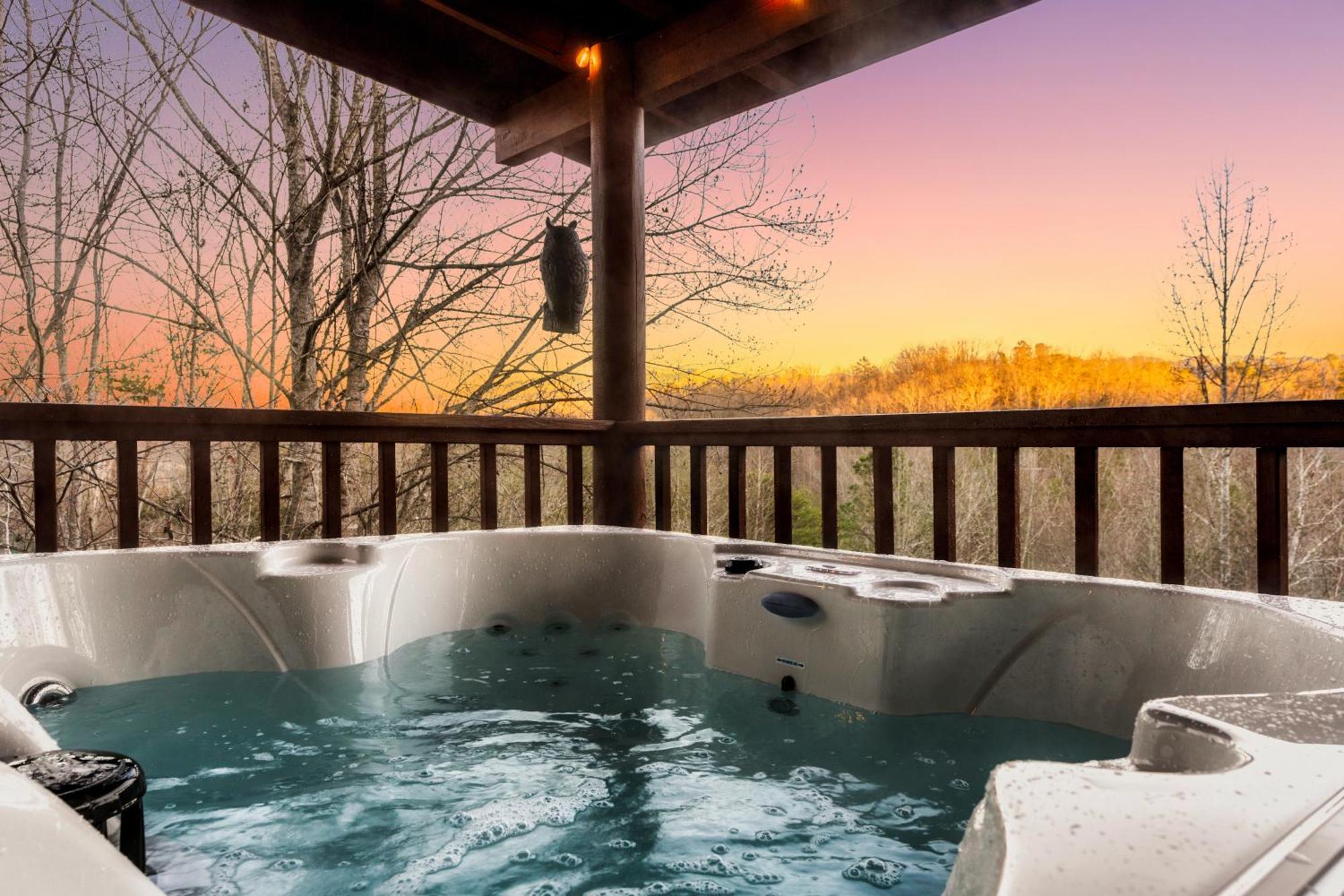 The Lookout - Log - Fireplace - Firetable - Hot Tub - Ps5 - Bears Holiday home Gatlinburg