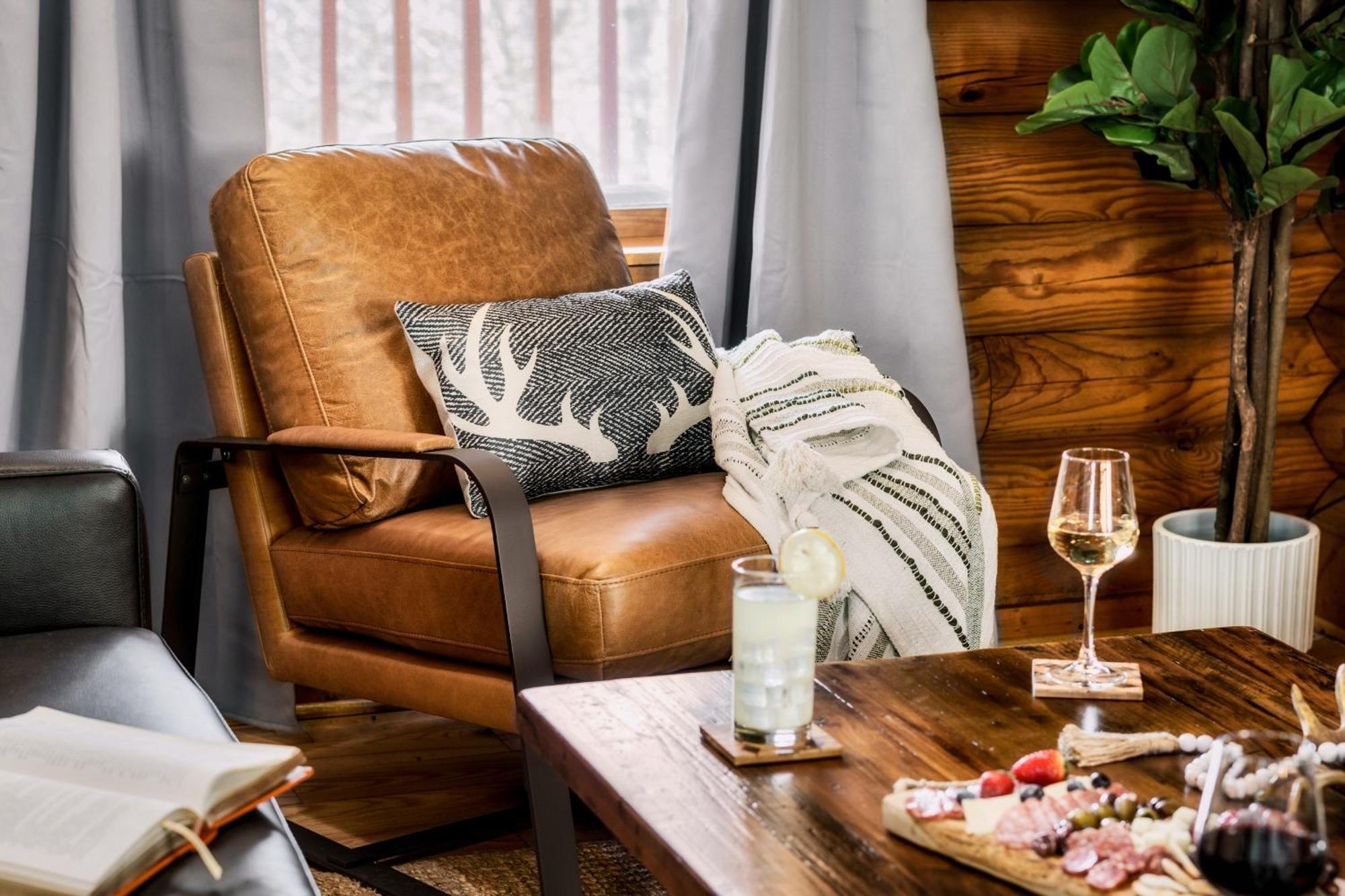 The Lookout - Log - Fireplace - Firetable - Hot Tub - Ps5 - Bears Holiday home *