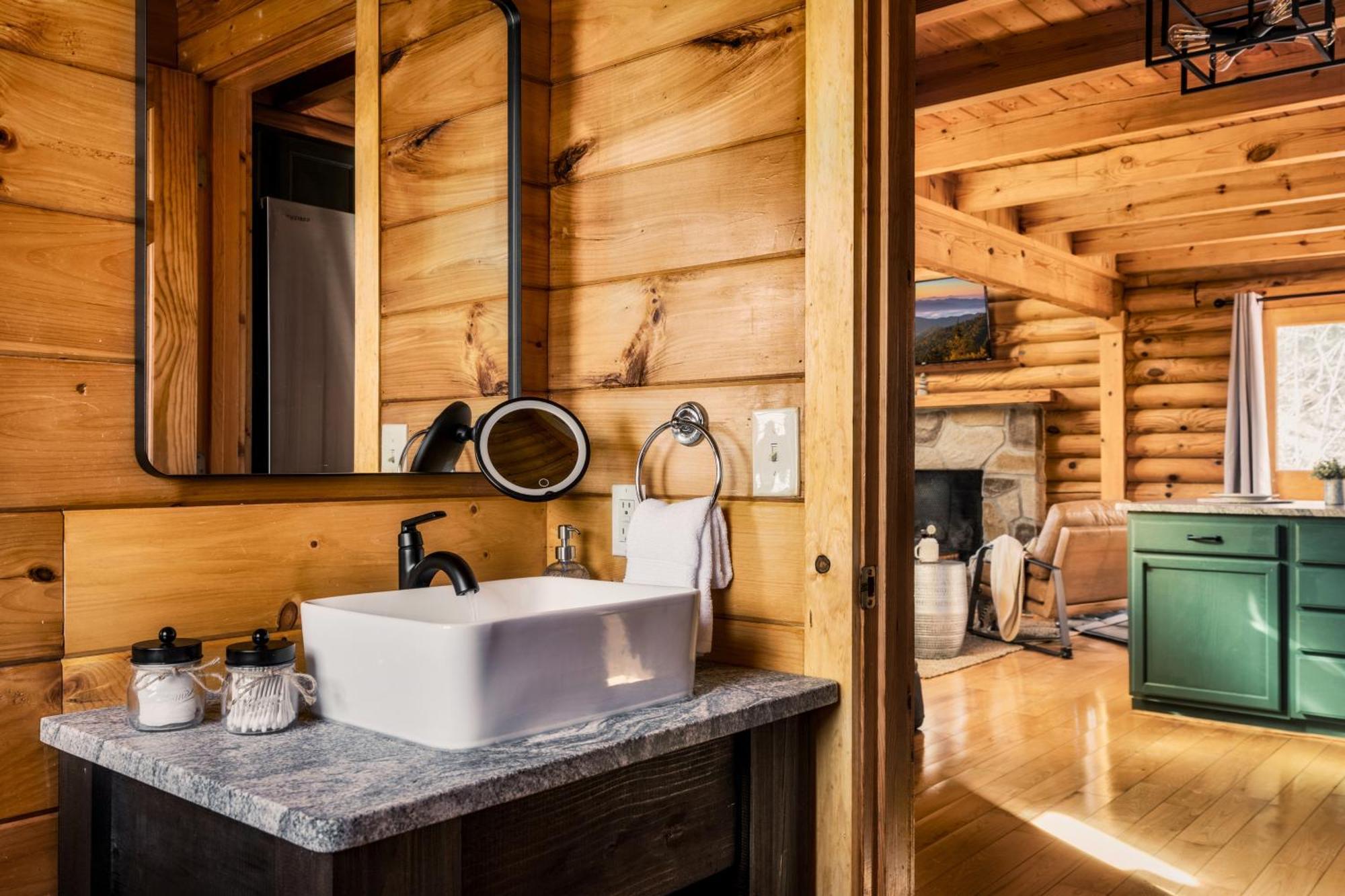 The Lookout - Log - Fireplace - Firetable - Hot Tub - Ps5 - Bears Holiday home *