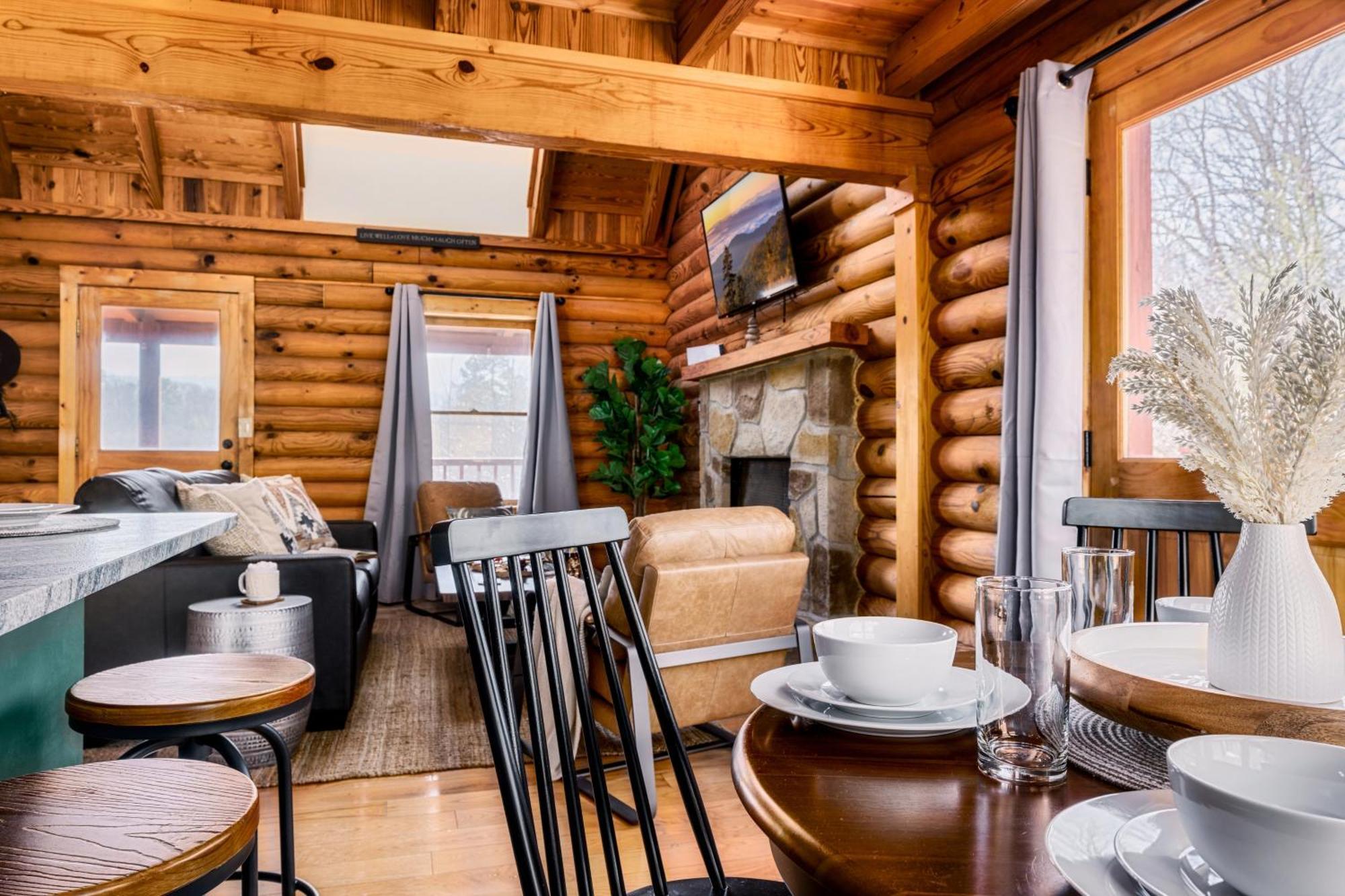 The Lookout - Log - Fireplace - Firetable - Hot Tub - Ps5 - Bears *