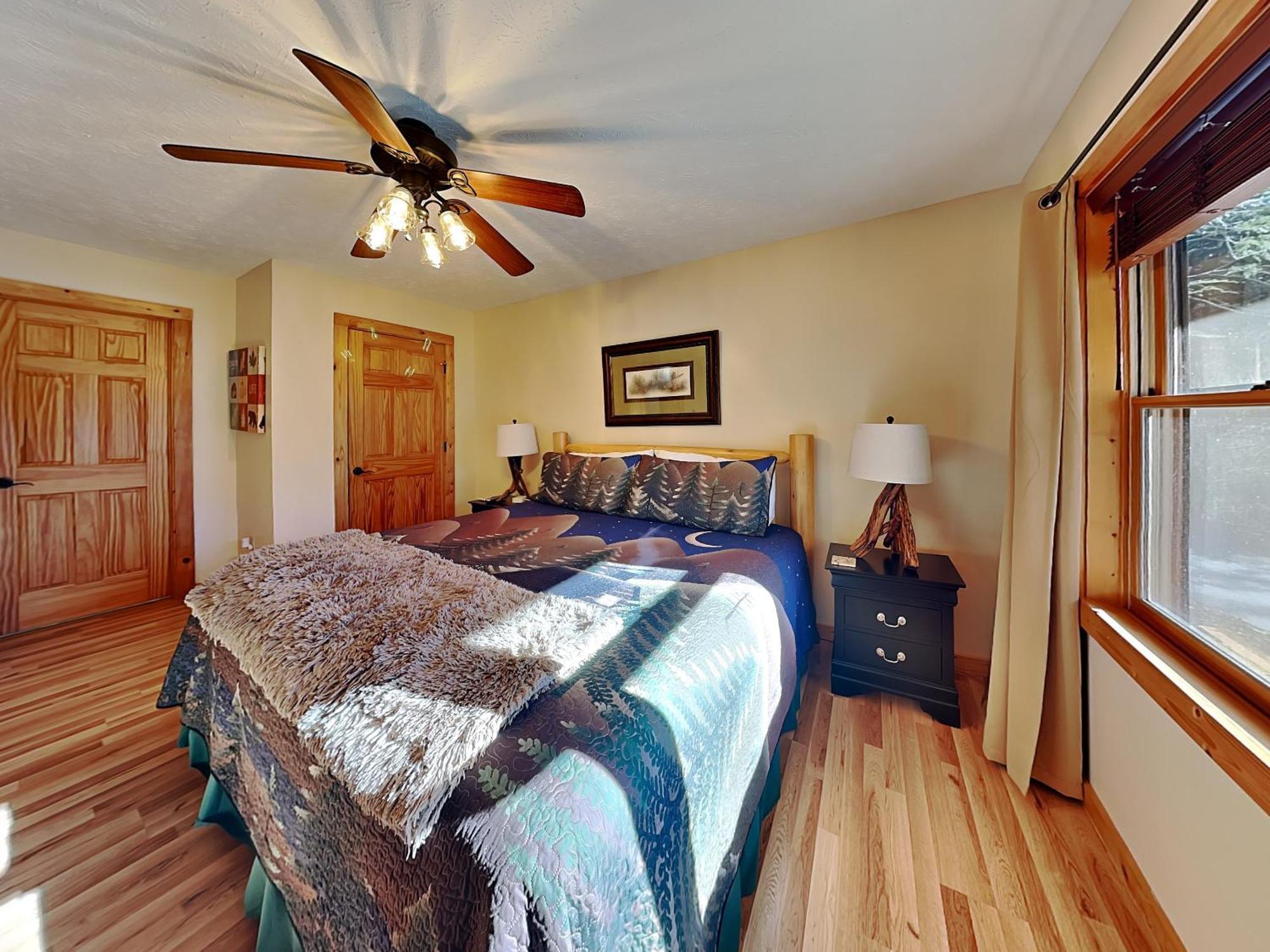 Smoky Bear Hideaway Gatlinburg
