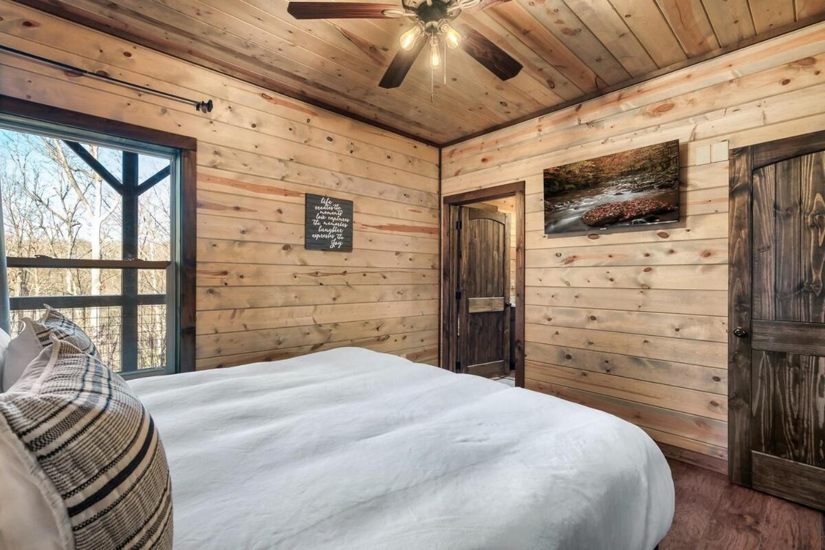 Chalet Private Secluded Luxury With Forest & Mt Views *