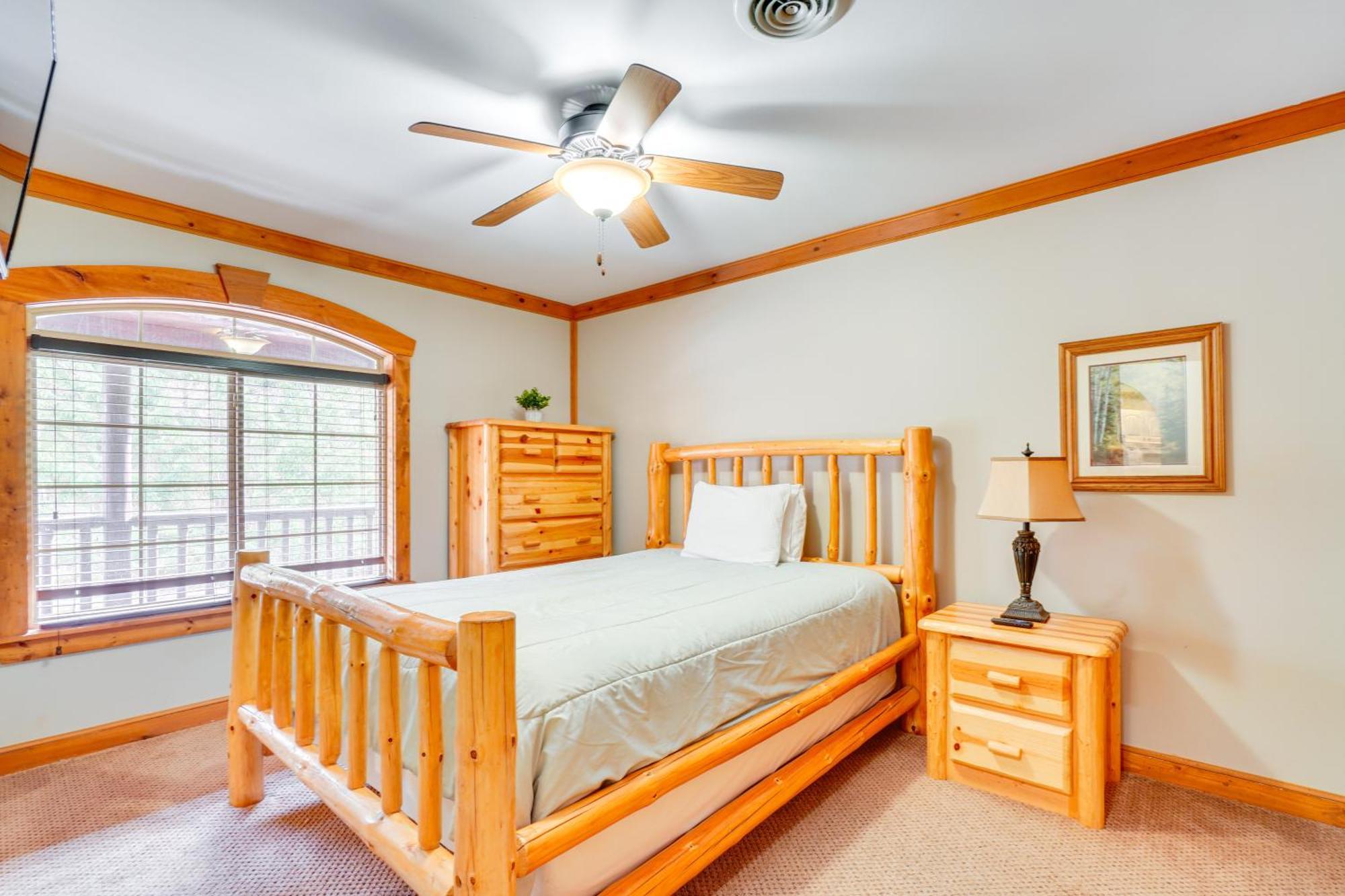 Cozy With Sauna Near Hiking Trails Gatlinburg